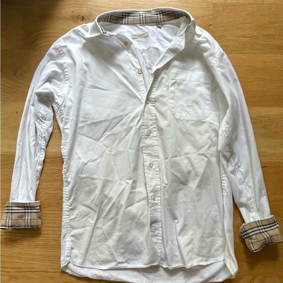 Burberry women’s button down - Picture 1 of 3